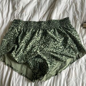 Athleta Shorts Green Camo S